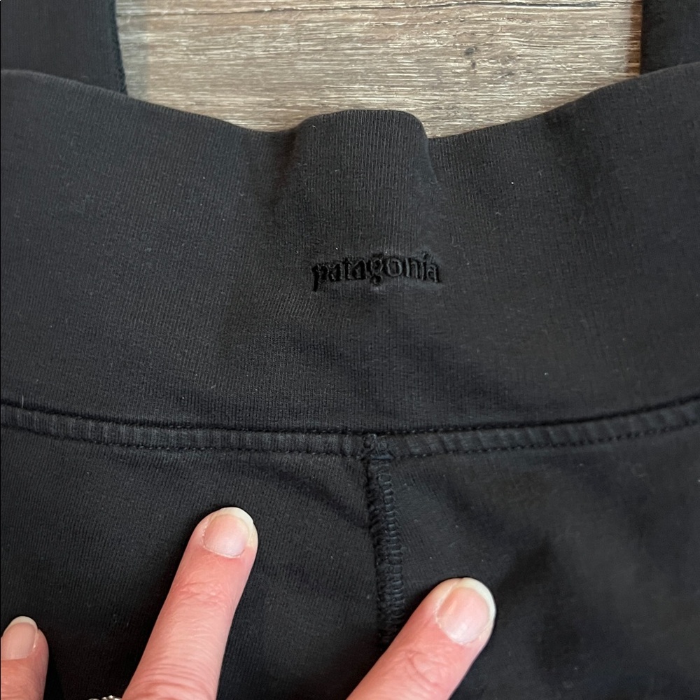 Patagonia Women’s Black Wide Leg yoga Pants Size Small ♣️ - Picture 7 of 8